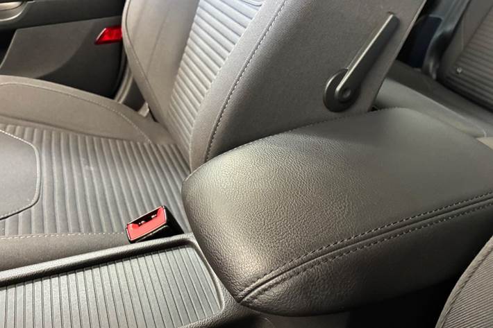 Beige Ford Focus fra 2016