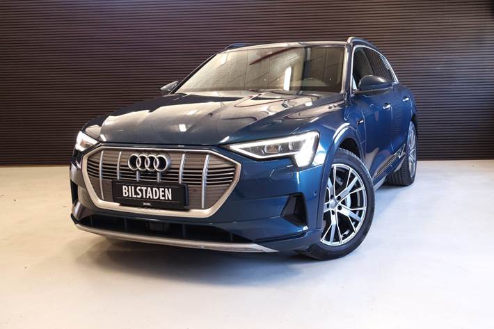 Blå Audi e-tron fra 2019