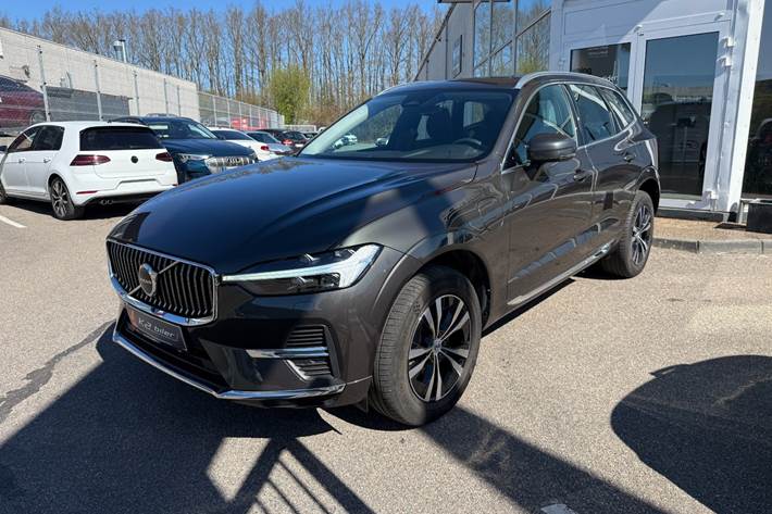 Grå Volvo XC60 fra 2022