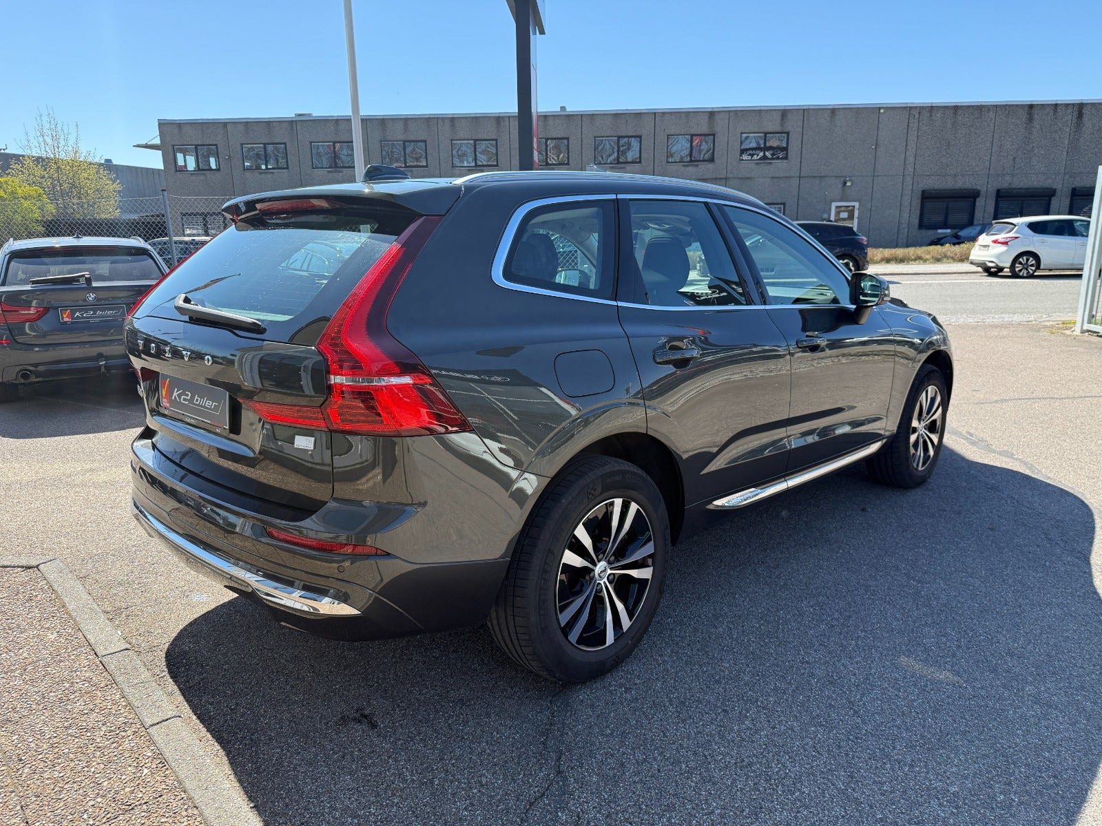 Grå Volvo XC60 fra 2022