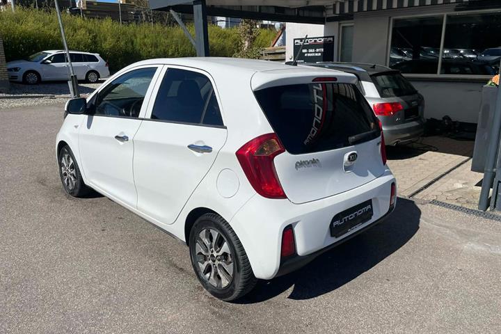 Hvid Kia Picanto fra 2016