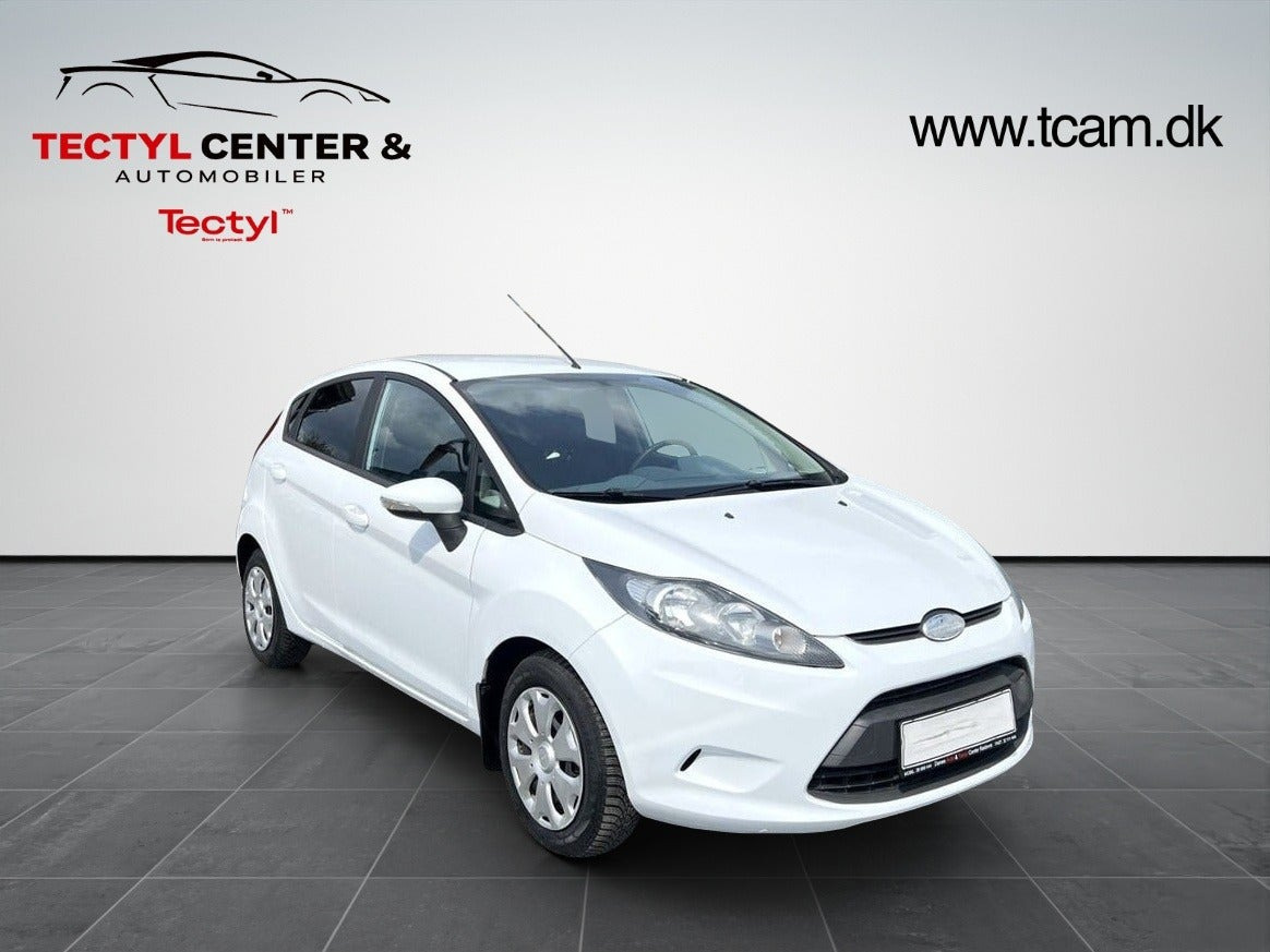 Hvid Ford Fiesta fra 2011
