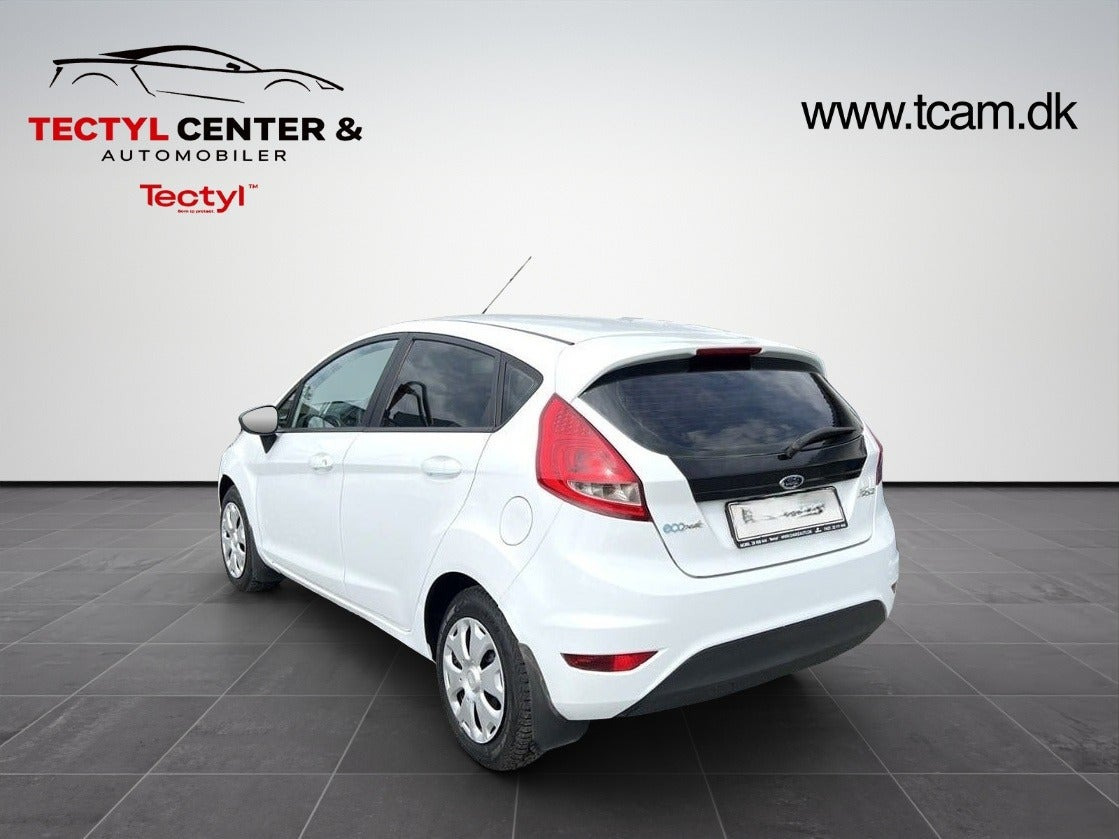 Hvid Ford Fiesta fra 2011