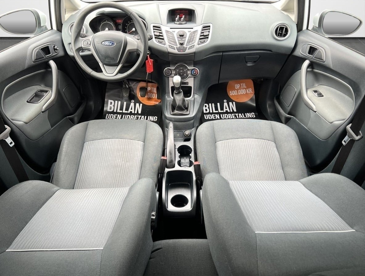 Hvid Ford Fiesta fra 2011