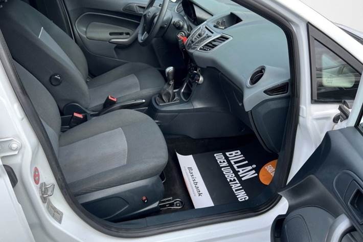 Hvid Ford Fiesta fra 2011