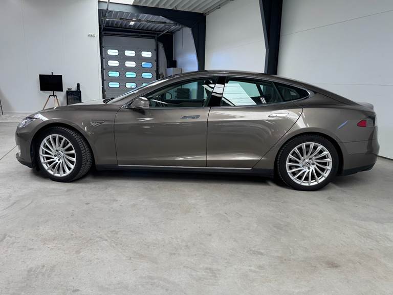 Tesla Model S 85