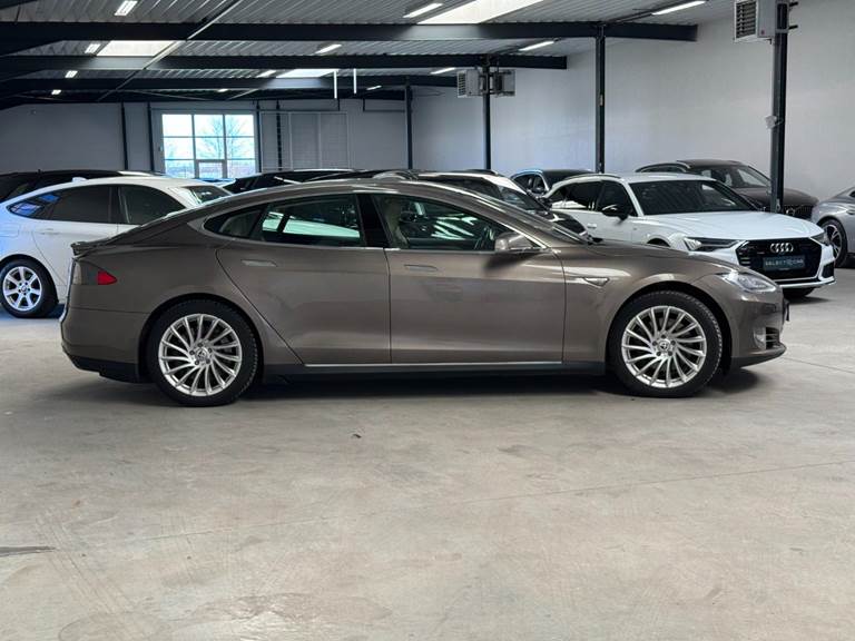 Tesla Model S 85