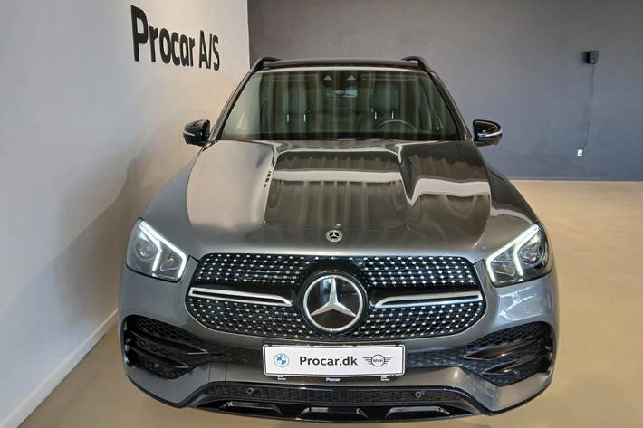 Grå Mercedes GLE350 de fra 2022