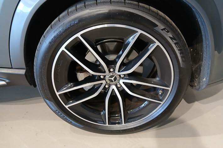 Grå Mercedes GLE350 de fra 2022