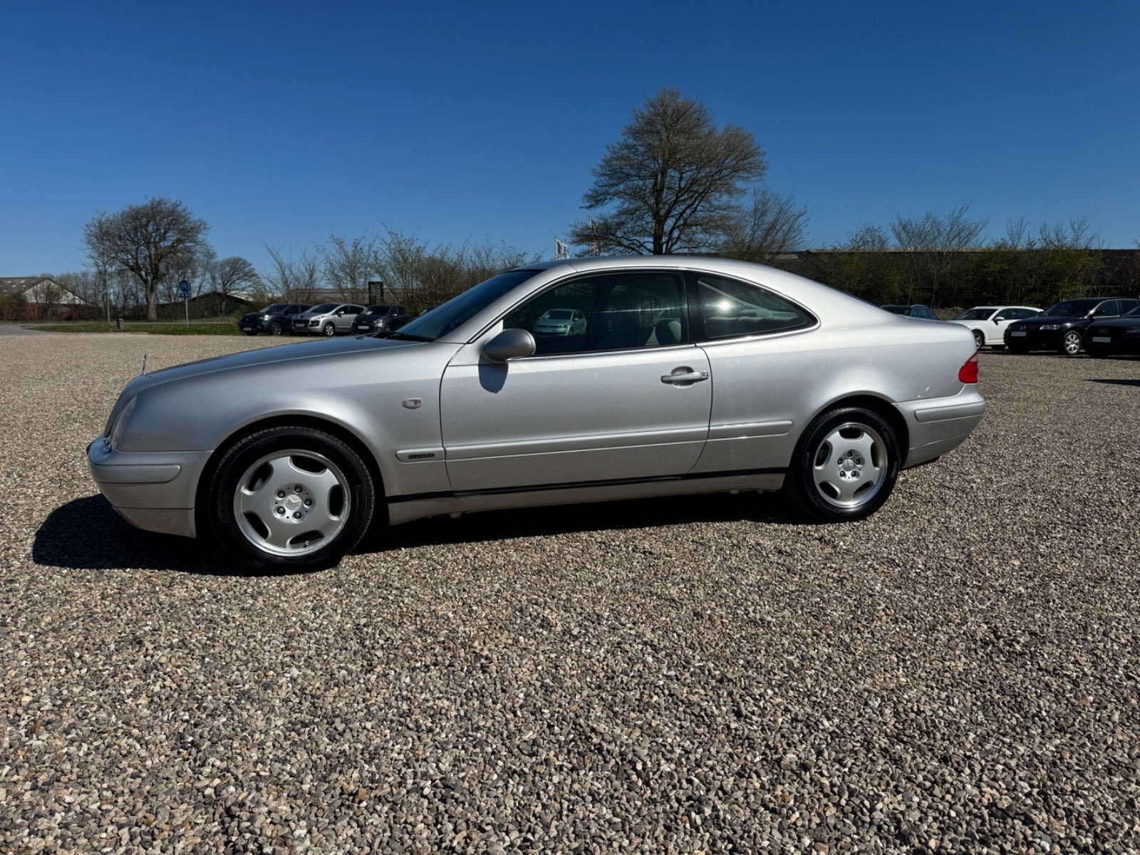 Sølv Mercedes CLK200 fra 1998