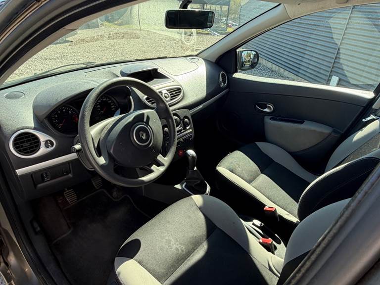 Renault Clio III 1,2 16V Authentique Sport Tourer