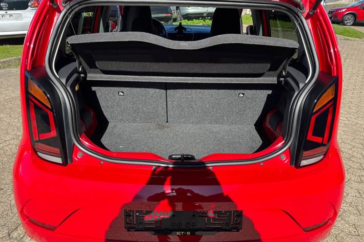 Rød VW UP! fra 2017