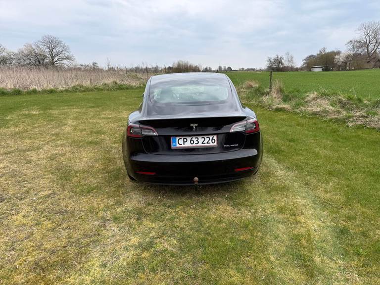 Tesla Model 3 Long Range AWD