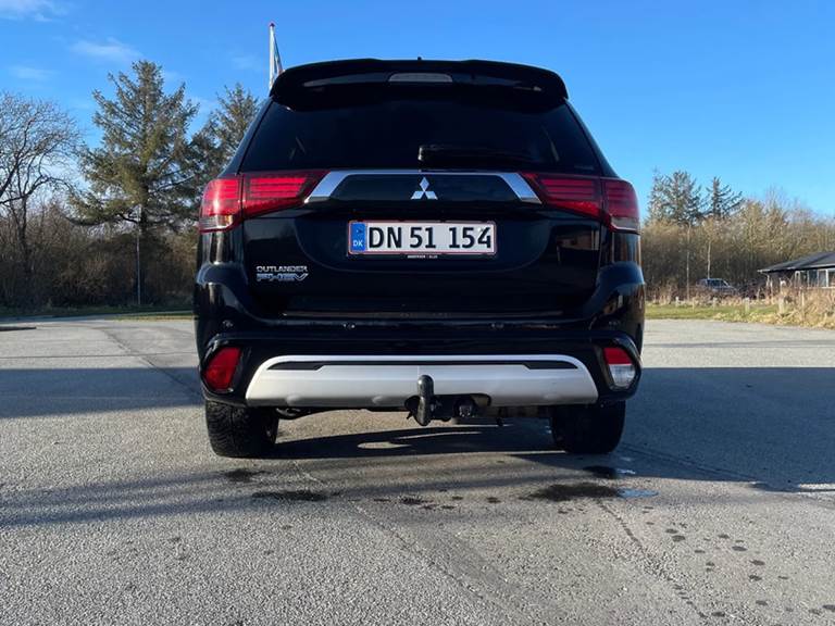 Mitsubishi Outlander 2,4 PHEV Intense CVT 4WD