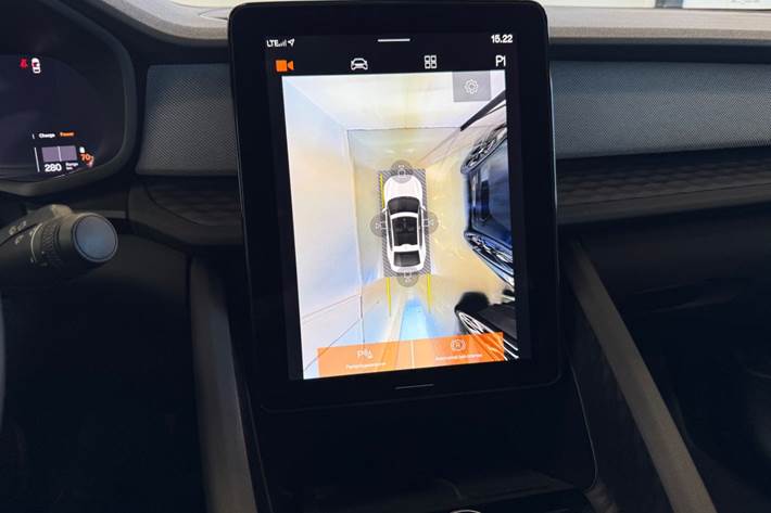 Blå Polestar 2 fra 2023