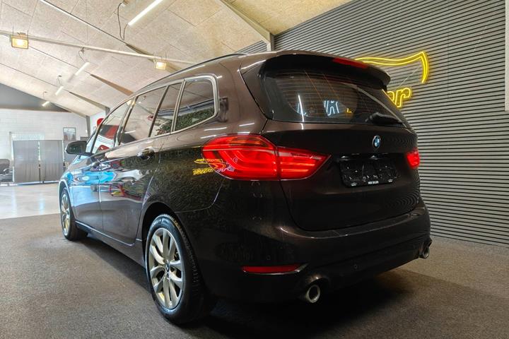 undefined BMW 218d fra 2020