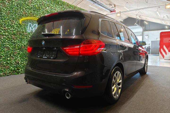 undefined BMW 218d fra 2020