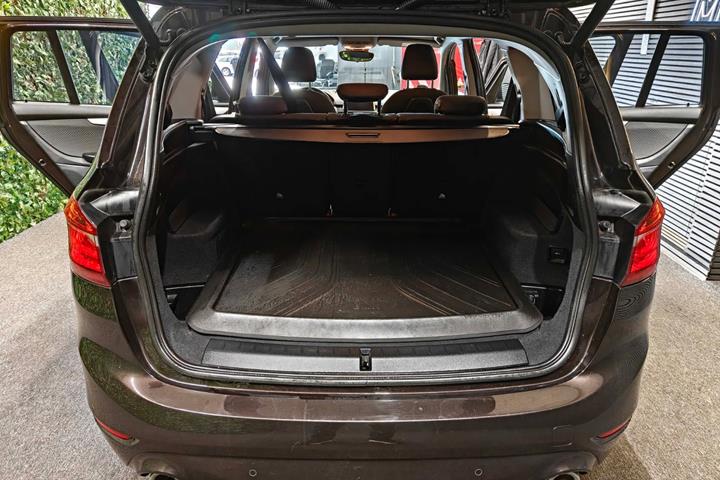 undefined BMW 218d fra 2020