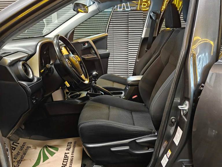 Toyota RAV4 2,0 D-4D T2+ Van