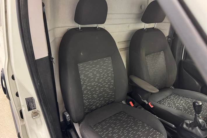 Hvid Opel Combo fra 2015