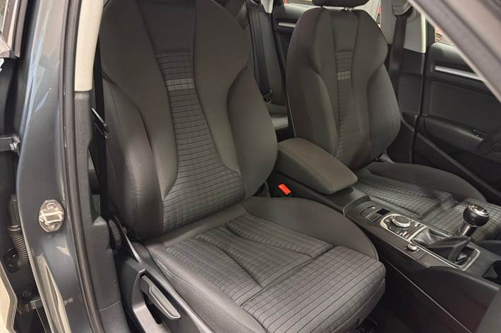 Grå Audi A3 fra 2016