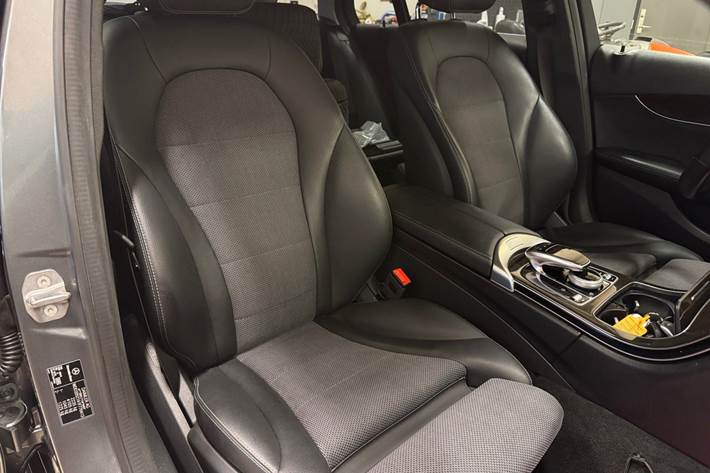 Grå Mercedes C220 d fra 2018