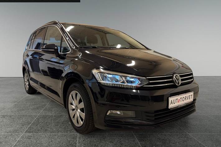 Sort VW Touran fra 2019