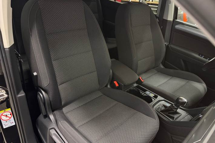 Sort VW Touran fra 2019