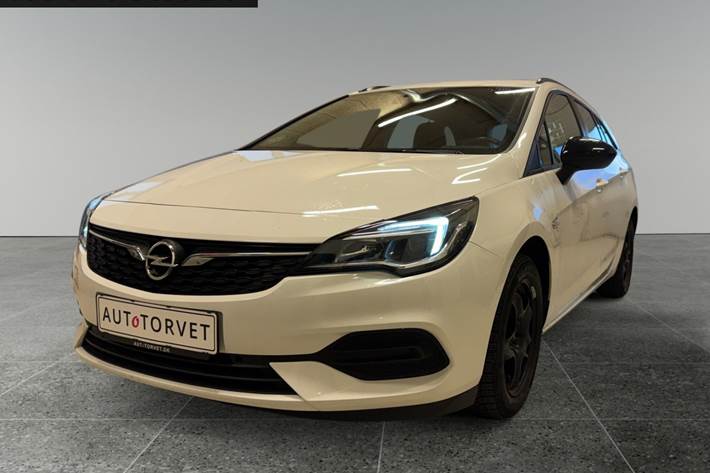 Hvid Opel Astra fra 2021