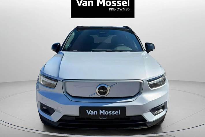 Sølv Volvo XC40 fra 2020