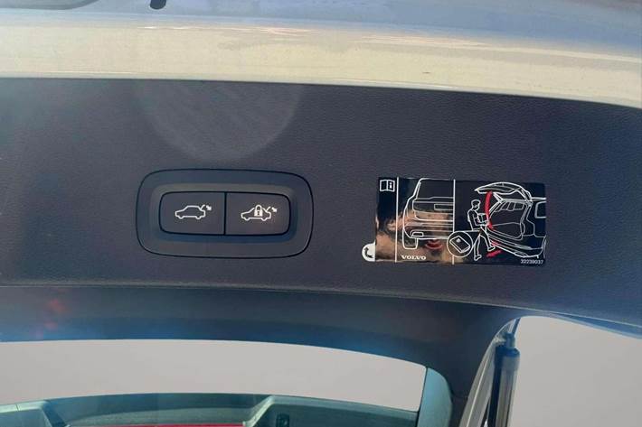 Sølv Volvo XC40 fra 2020