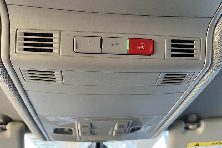 Sølv VW Touran fra 2019