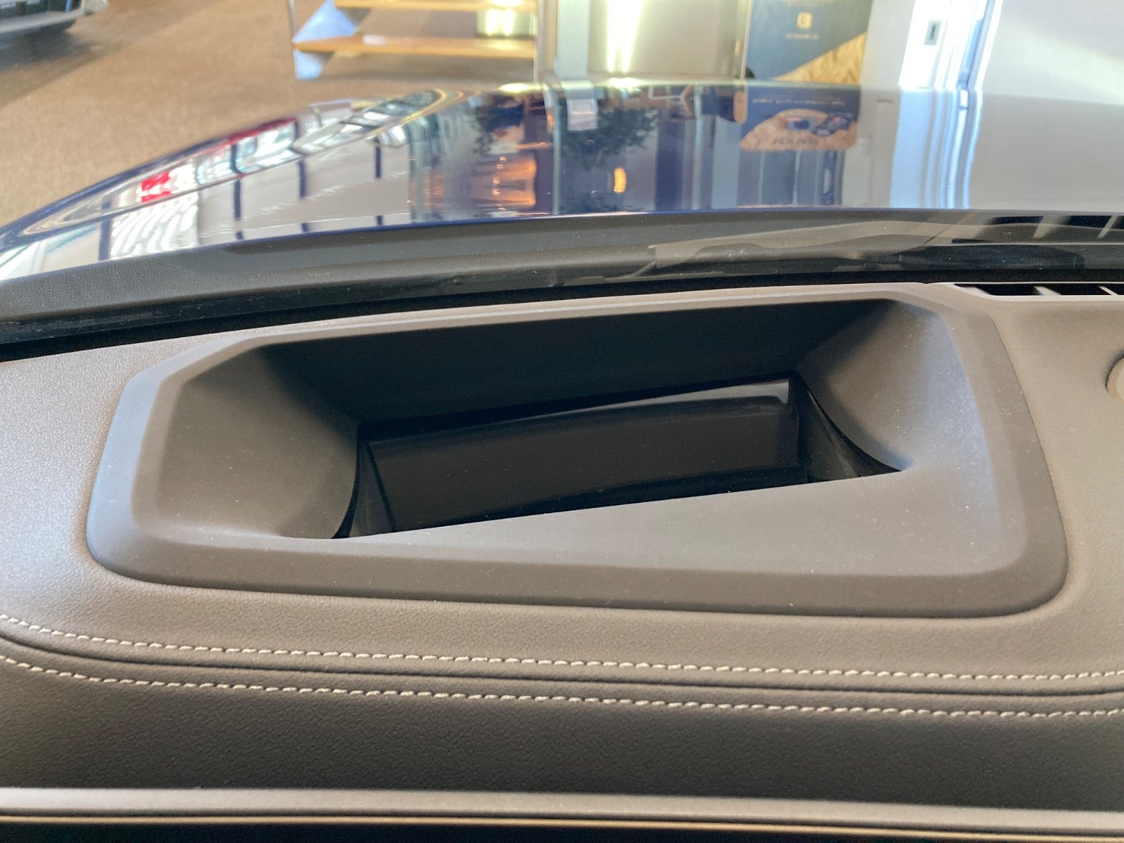 Blå BMW i4 fra 2025