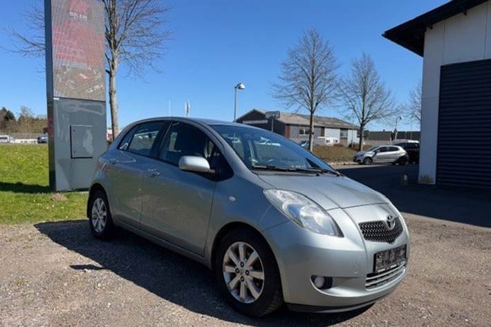 undefined Toyota Yaris fra 2008