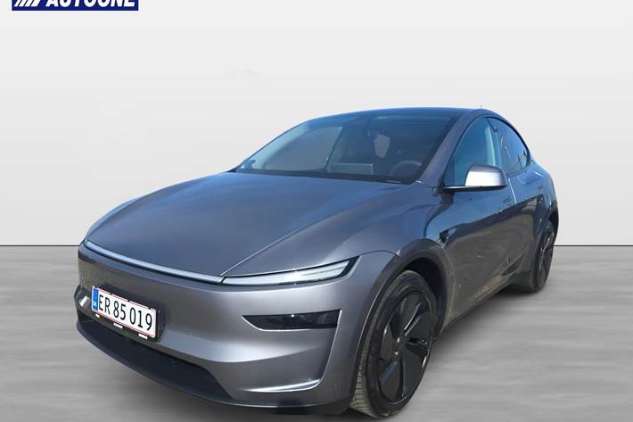 Grå Tesla Model Y fra 2025