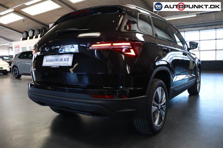 Sort Skoda Karoq fra 2023
