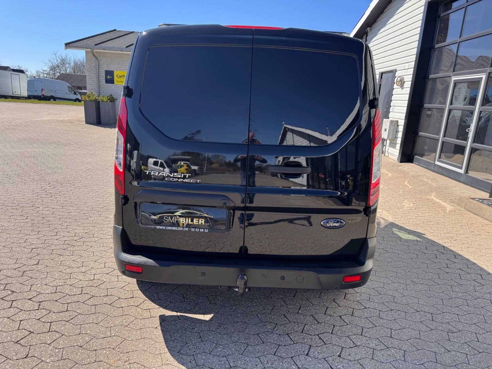 Sort Ford Transit Connect fra 2023