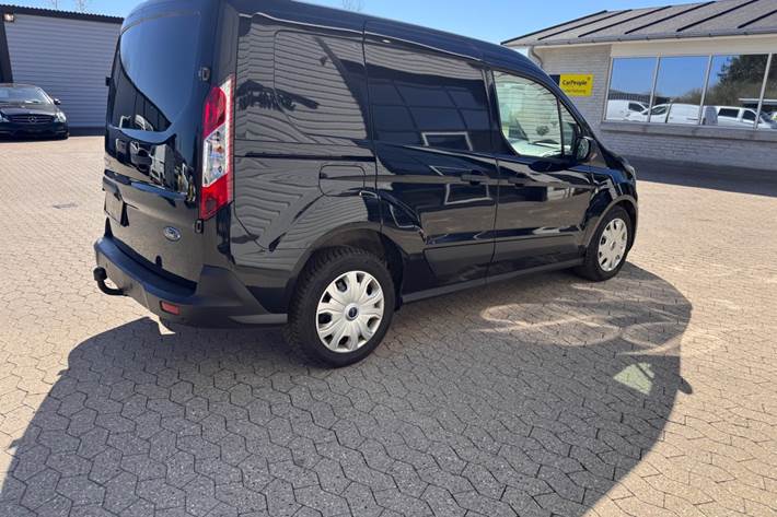 Sort Ford Transit Connect fra 2023
