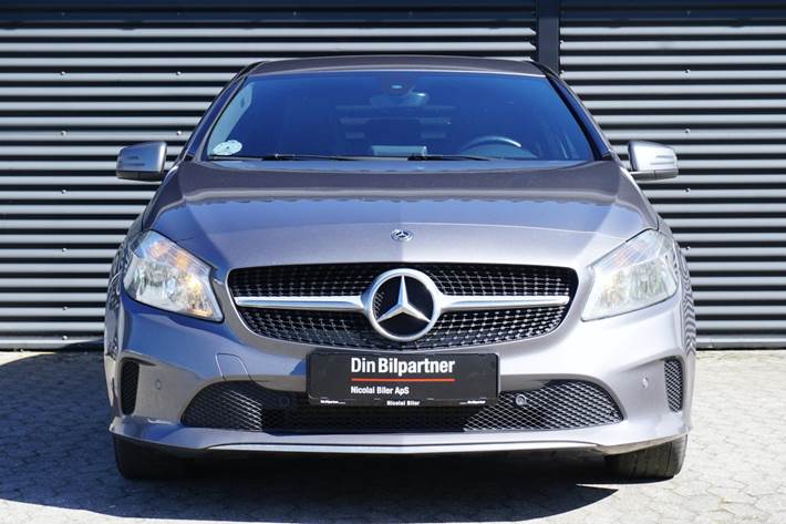 Grå Mercedes A200 d fra 2017