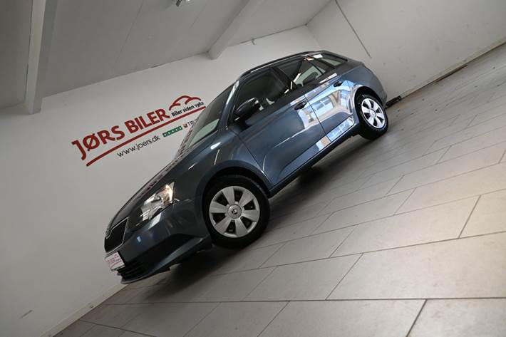 Grå Skoda Fabia fra 2017
