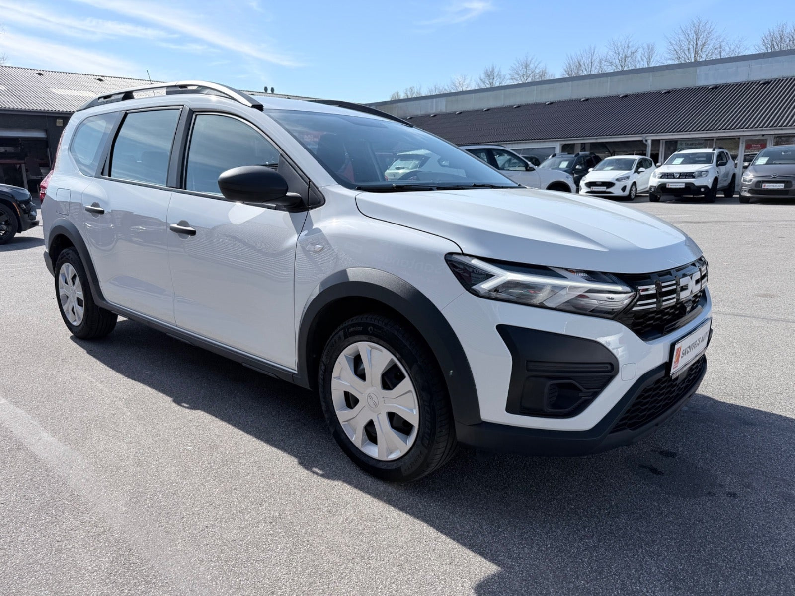 Hvid Dacia Jogger fra 2023