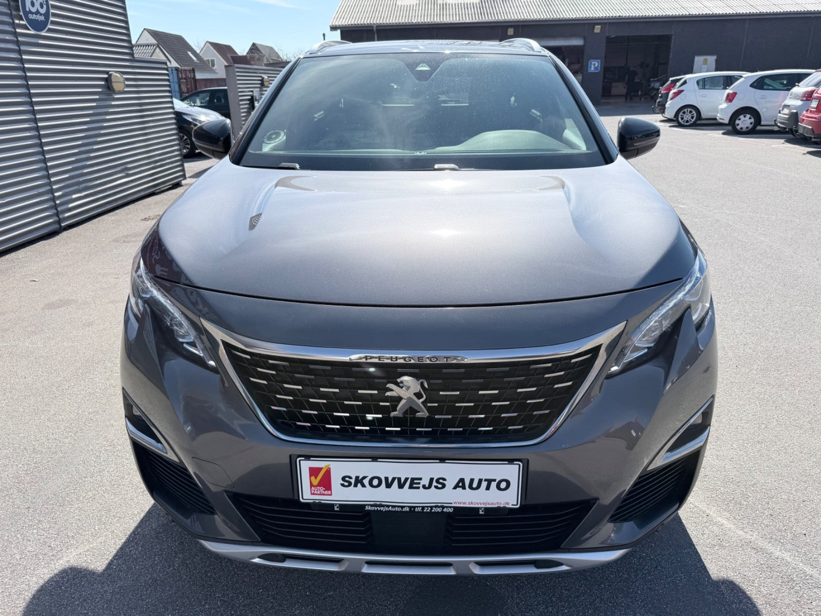Grå Peugeot 5008 fra 2020
