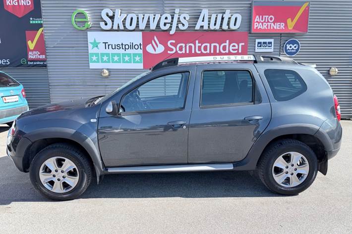 Blå Dacia Duster fra 2016