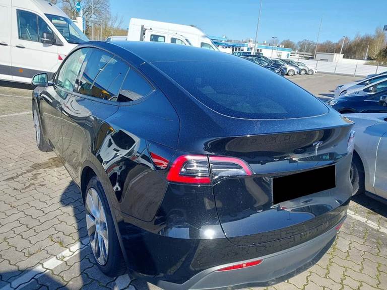 Tesla Model Y Long Range RWD
