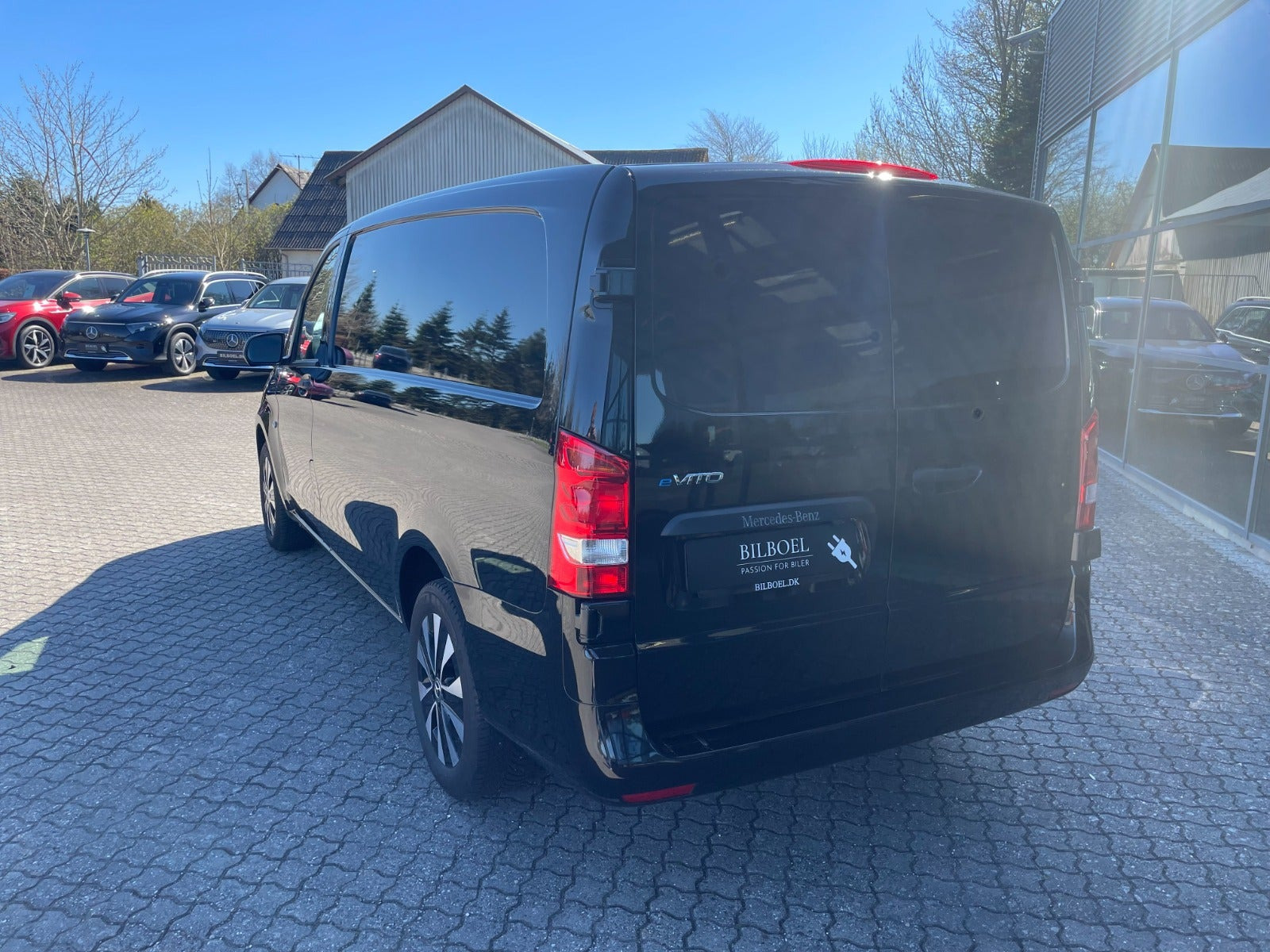 Sort Mercedes eVito 112 fra 2023