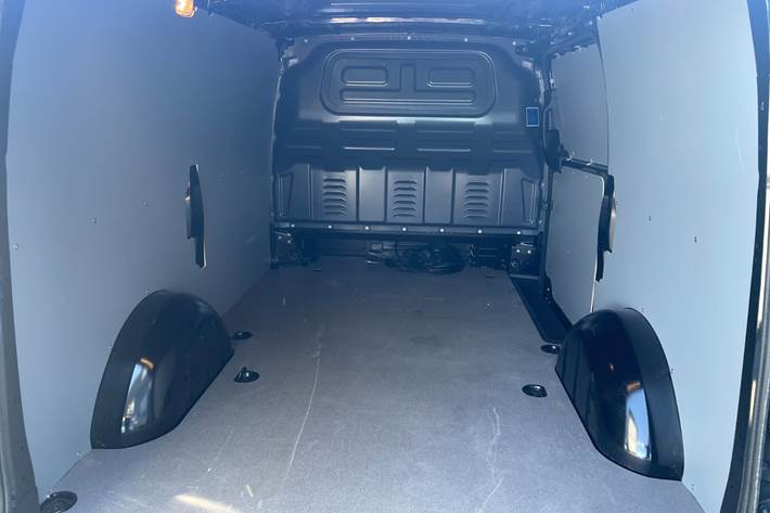 Sort Mercedes eVito 112 fra 2023