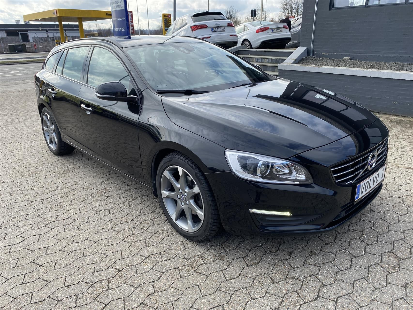 Sort Volvo V60 fra 2018