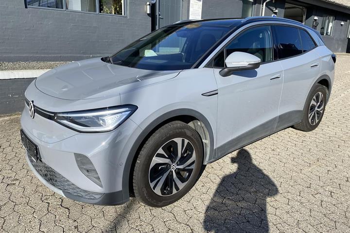 Grå VW ID.4 fra 2022 set udefra