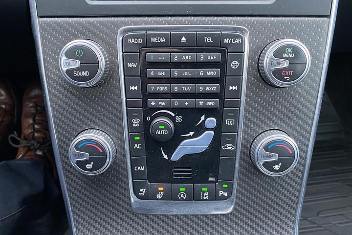 Blå Volvo V60 fra 2017