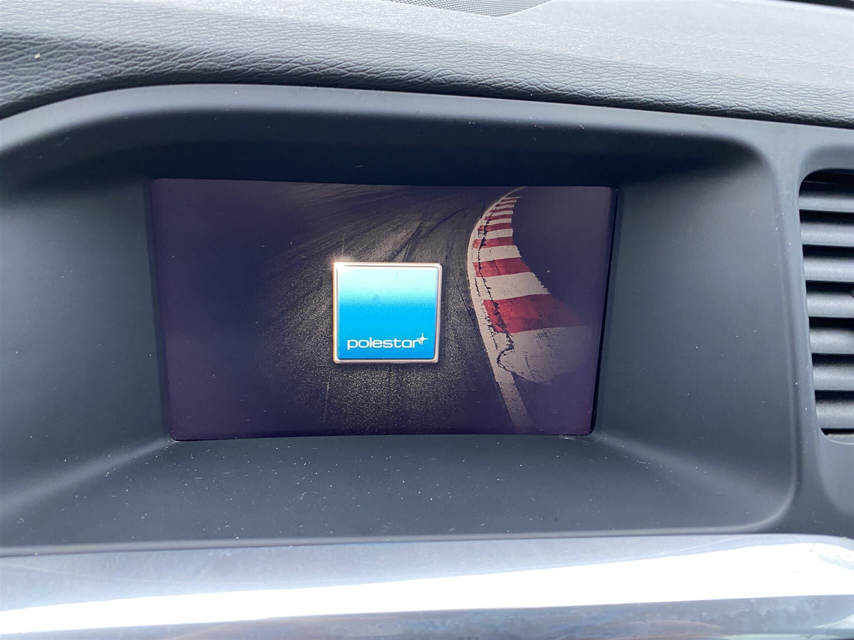 Blå Volvo V60 fra 2017